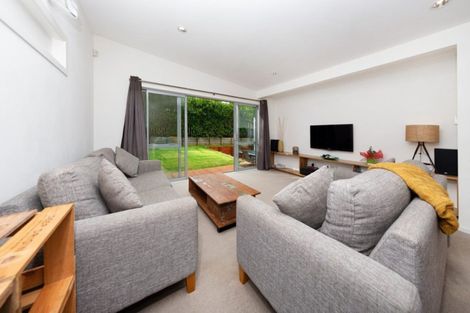 Photo of property in 6 Cronin Place, Beach Haven, Auckland, 0626