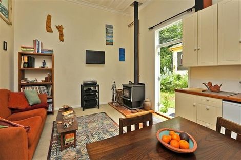 Photo of property in 8 Priestley Road, Bluff Hill, Napier, 4110