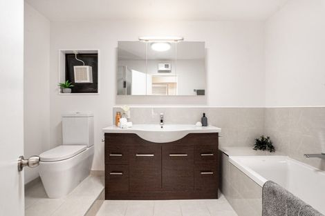 Photo of property in 1/9 Wilkinson Street, Oriental Bay, Wellington, 6011