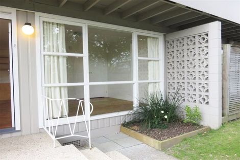 Photo of property in 8/77 Old Lake Road, Narrow Neck, Auckland, 0624