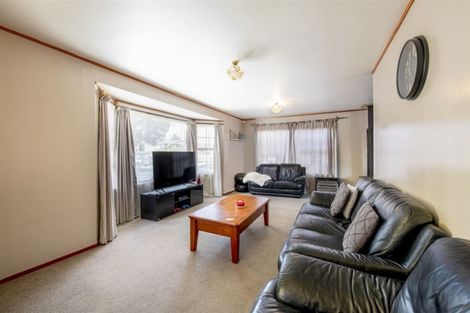 Photo of property in 33 Everglade Drive, Goodwood Heights, Auckland, 2105