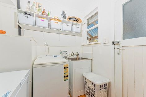 Photo of property in 10 Marie Crescent, Te Atatu South, Auckland, 0610