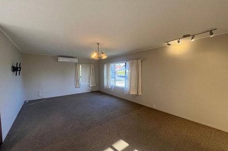 Photo of property in 12 Wairata Place, Te Atatu South, Auckland, 0610