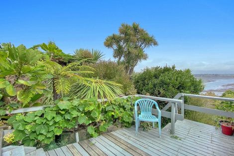 Photo of property in 1 Menlo Terrace, Mount Pleasant, Christchurch, 8081