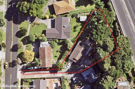 Photo of property in 102 Lawrence Crescent, Hillpark, Auckland, 2102