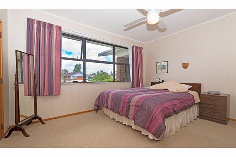 Photo of property in 23 Robert Burke Place, Henderson, Auckland, 0612