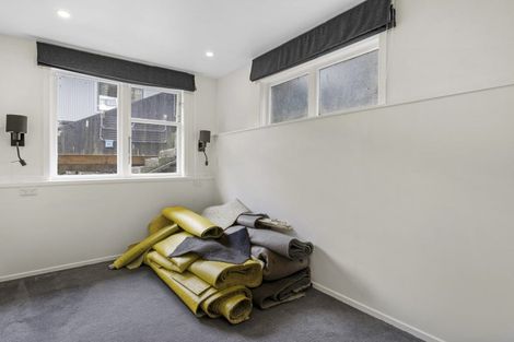 Photo of property in 20b Kellsmere Crescent, Island Bay, Wellington, 6023