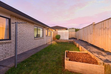 Photo of property in 20 Caragh Place, East Tamaki, Auckland, 2016