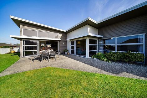Photo of property in 33 Dillon Drive, Bell Block, New Plymouth, 4312