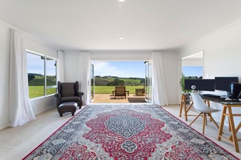 Photo of property in 135a Hutchinson Road, Helensville, 0875