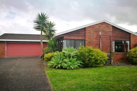 Photo of property in 30 Glucina Avenue, West Harbour, Auckland, 0618