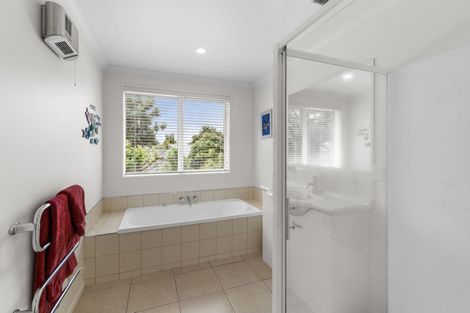 Photo of property in 25d Taylors Avenue, Bryndwr, Christchurch, 8052