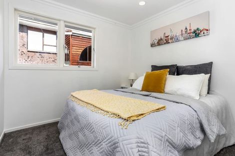 Photo of property in 2/4202a Great North Road, Glendene, Auckland, 0602