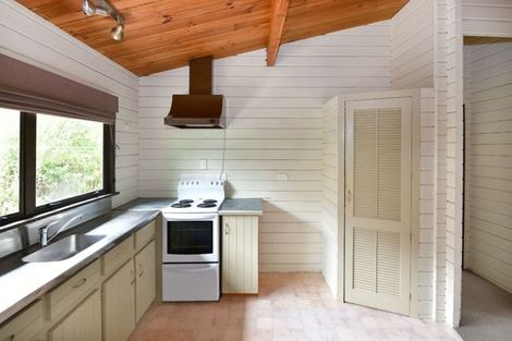 Photo of property in 24a Fairway Avenue, Red Beach, 0932