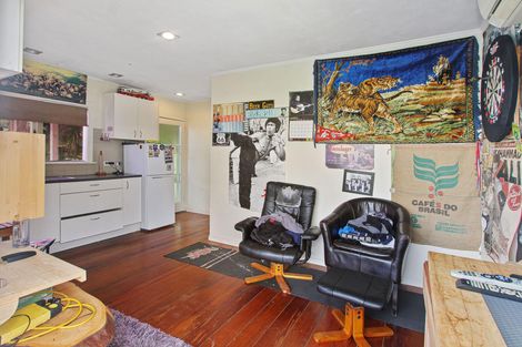 Photo of property in 4 Mceldowney Road, Titirangi, Auckland, 0604