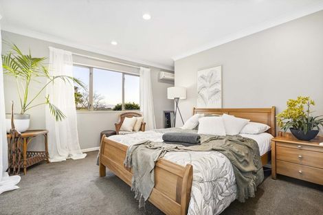 Photo of property in 12 Harrogate Place, Grandview Heights, Hamilton, 3200