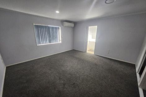 Photo of property in 51 Robin Brooke Drive, Flat Bush, Auckland, 2019