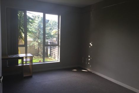 Photo of property in 1a Sunset Road, Totara Vale, Auckland, 0632