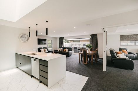 Photo of property in 12 Serenity Crescent, Kelvin Grove, Palmerston North, 4414