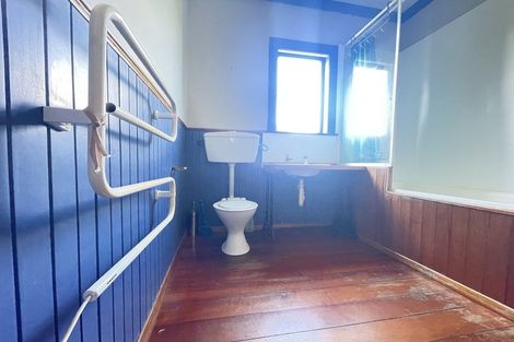 Photo of property in 15 Moffitt Street, Vogeltown, Wellington, 6021