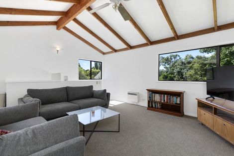 Photo of property in 9 Geoffrey Road, Torbay, Auckland, 0630