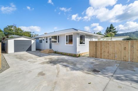 Photo of property in 5a Totara Park Road, Clouston Park, Upper Hutt, 5018