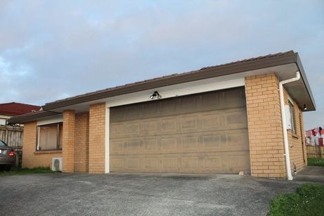 Photo of property in 38 Glenveagh Park Drive, Weymouth, Auckland, 2103