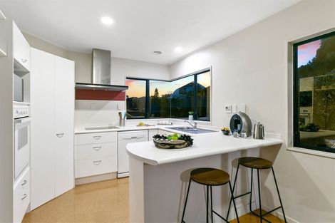 Photo of property in 3/6 Honeysuckle Lane, Mairangi Bay, Auckland, 0630