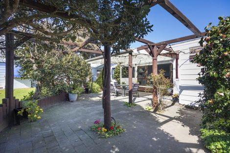 Photo of property in 9 Chrystal Street, Foxton Beach, Foxton, 4815
