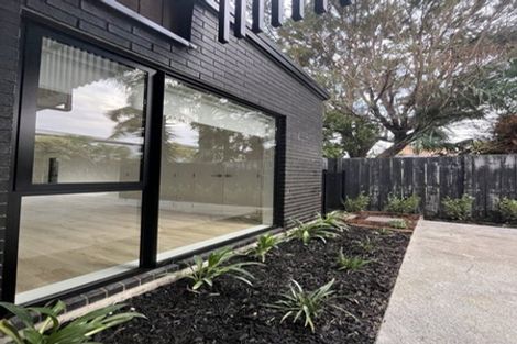 Photo of property in 9 Renata Crescent, Te Atatu Peninsula, Auckland, 0610