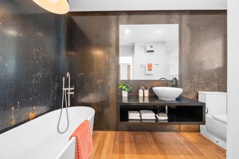 Photo of property in 1 Wakely Road, Newlands, Wellington, 6037