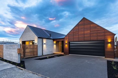 Photo of property in 160 Gardiners Road, Harewood, Christchurch, 8051