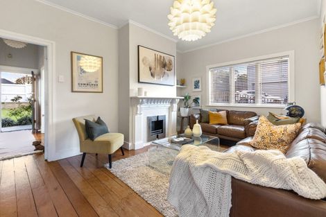 Photo of property in 1/66 Verran Road, Birkdale, Auckland, 0626