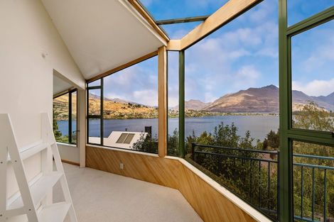 Photo of property in 23 Golden Terrace, Queenstown, 9300