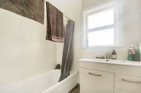 Photo of property in 1/512 Main North Road, Bay View, Napier, 4104