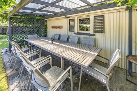 Photo of property in 2 Tarata Street, Saint Johns Hill, Whanganui, 4501