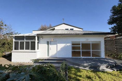 Photo of property in 13a King Richard Place, Browns Bay, Auckland, 0630