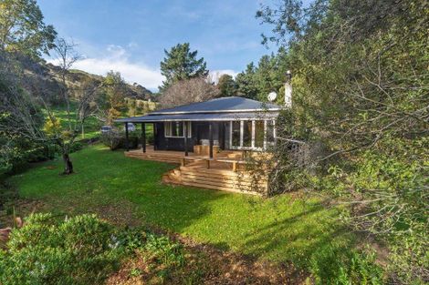 Photo of property in 1327 Hinakura Road, Hinakura, Martinborough, 5784