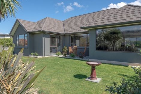 Photo of property in 21 De Bettencor Place, Mount Pisa, Cromwell, 9383