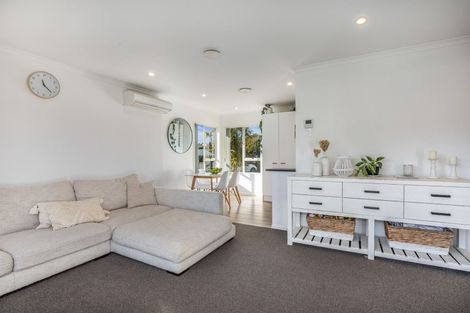 Photo of property in 3 Carvel Lane, Whitby, Porirua, 5024