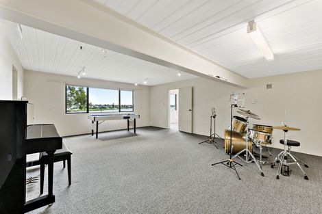 Photo of property in 38 Venus Place, Half Moon Bay, Auckland, 2012