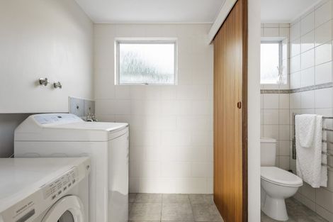 Photo of property in 1/33 Eversleigh Road, Belmont, Auckland, 0622