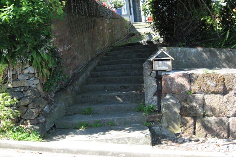 Photo of property in 10 Selwyn Road, Lyttelton, 8082