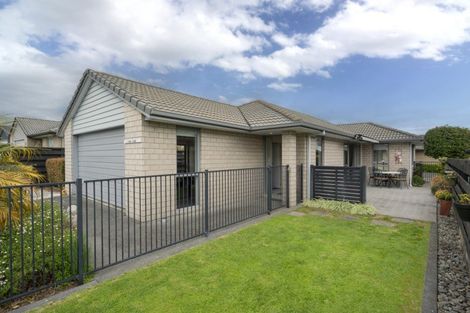 Photo of property in 2 Vista Close, Omokoroa, 3114
