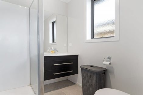 Photo of property in 18 Richardson Road, Omokoroa, 3114