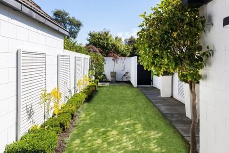 Photo of property in 94b Aikmans Road, Merivale, Christchurch, 8014