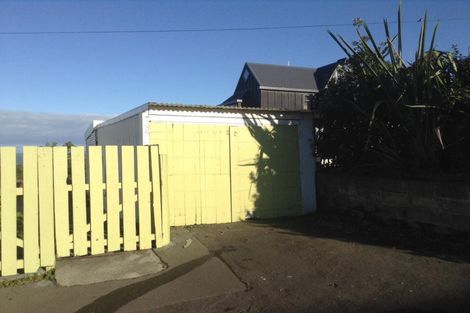 Photo of property in 77 Karaka Street, Castlecliff, Whanganui, 4501