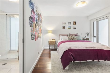 Photo of property in Aqua, 11/74 Oriental Parade, Oriental Bay, Wellington, 6011