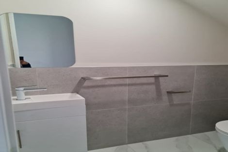 Photo of property in 4/532 Glenfield Road, Glenfield, Auckland, 0629