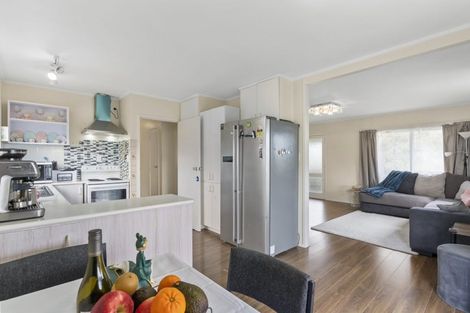 Photo of property in 7 Kingussie Place, Highland Park, Auckland, 2010